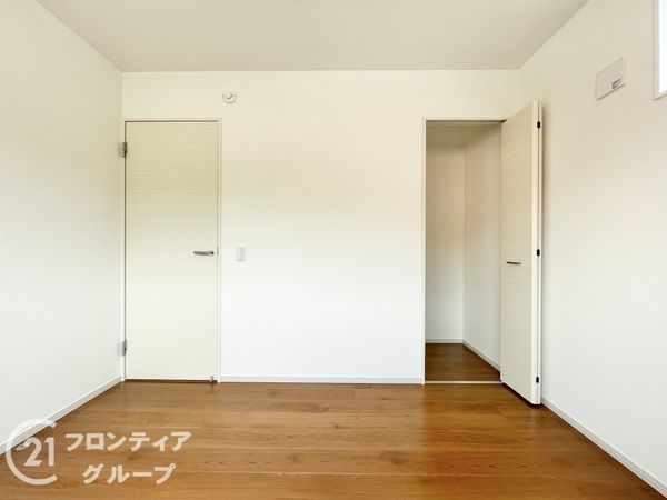 城陽市寺田深谷　新築一戸建て　１期　２号棟