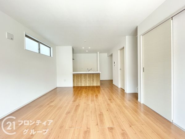 城陽市寺田深谷　新築一戸建て　１期　２号棟