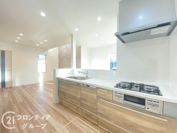 京都市伏見区久我本町　新築一戸建て