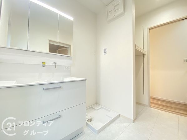 京都市伏見区久我本町　新築一戸建て