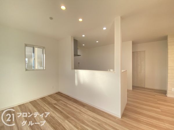 京都市伏見区久我本町　新築一戸建て