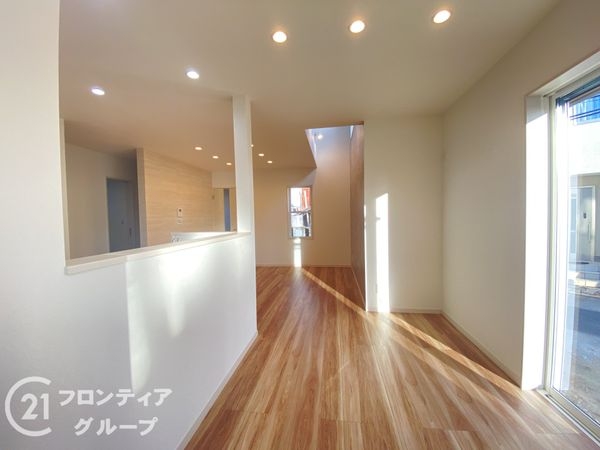 京都市伏見区久我本町　新築一戸建て