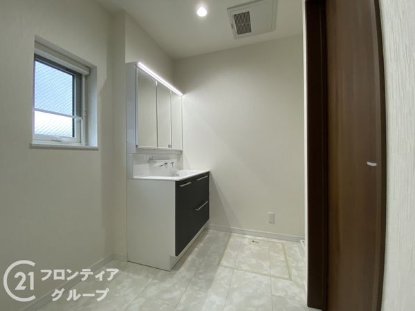 久世郡久御山町栄３丁目の中古一戸建て