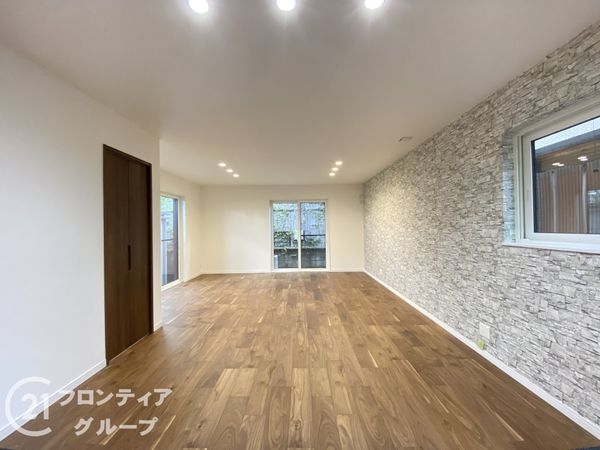 久世郡久御山町栄３丁目の中古一戸建て