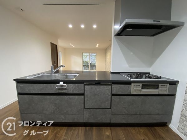 久世郡久御山町栄３丁目　中古一戸建て