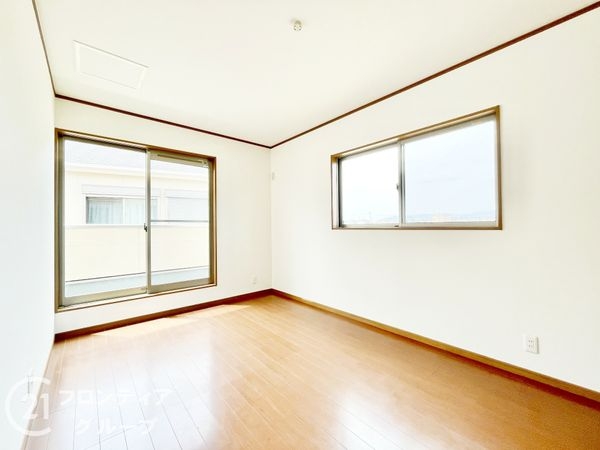 京都市伏見区羽束師鴨川町の中古一戸建て