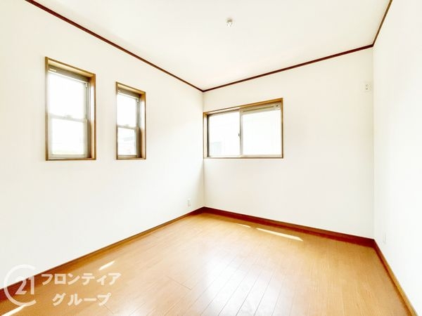 京都市伏見区羽束師鴨川町の中古一戸建て