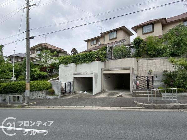 宇治市羽戸山３丁目の中古一戸建て