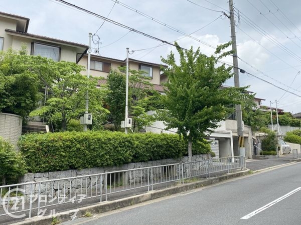 宇治市羽戸山３丁目の中古一戸建て
