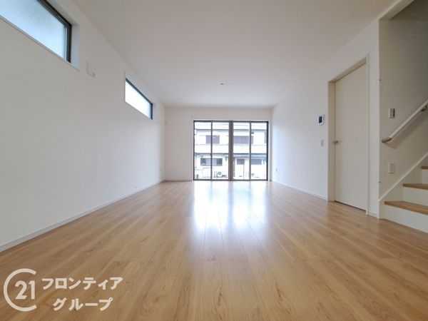 京都市伏見区醍醐古道町 新築一戸建て 1期 2号棟(リビング)