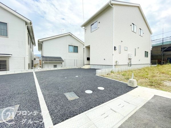 京都市山科区北花山市田町 新築一戸建て 第1 8号棟(前面道路含む現地写真)