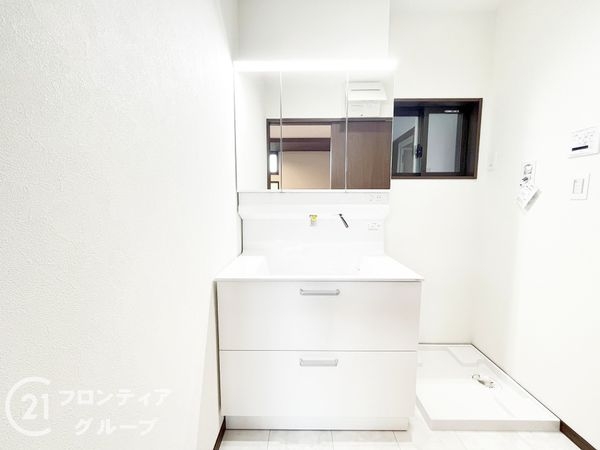 京都市南区久世上久世町　新築一戸建て