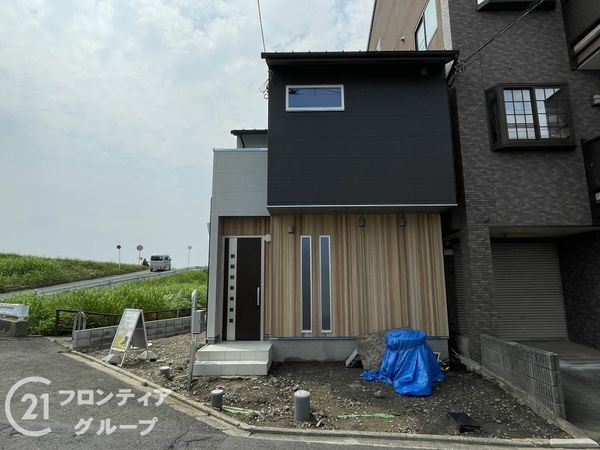 京都市南区久世上久世町　新築一戸建て