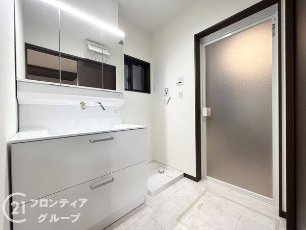 京都市南区久世上久世町　新築一戸建て