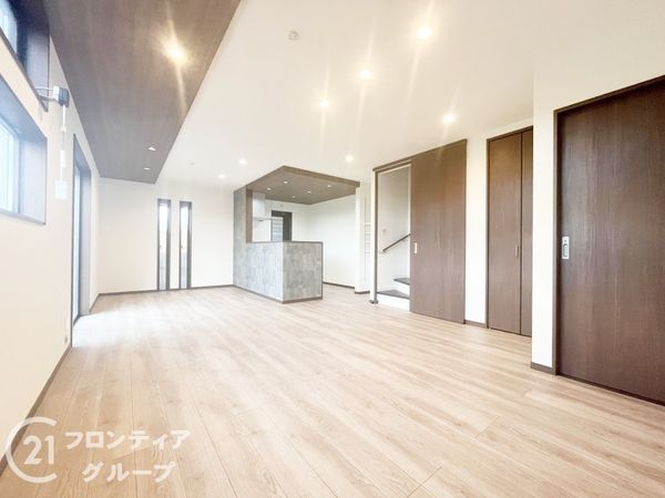 京都市南区久世上久世町　新築一戸建て