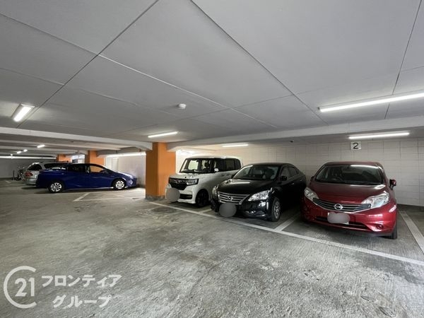 賀陽コーポラス 中古マンション(駐車場)