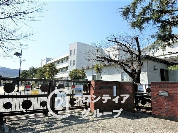 長岡京市友岡1丁目の中古一戸建て(長岡京市立長岡第四小学校)