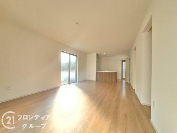 城陽市寺田宮ノ平 新築一戸建て 4号地(リビング)