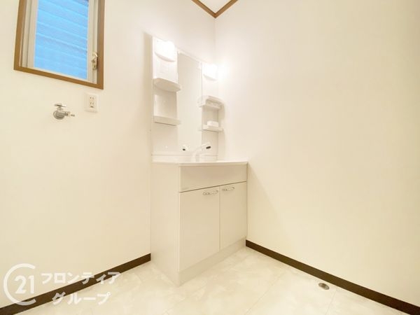 宇治市伊勢田町若林の中古一戸建て(洗面台・洗面所)