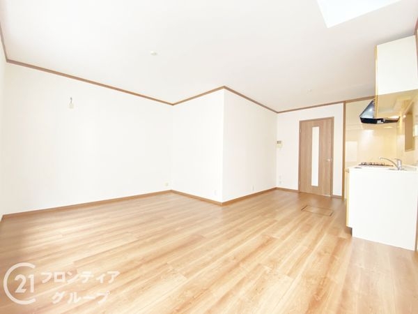 宇治市伊勢田町若林の中古一戸建て(リビング)