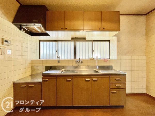 久世郡久御山町市田鈴間　中古一戸建て