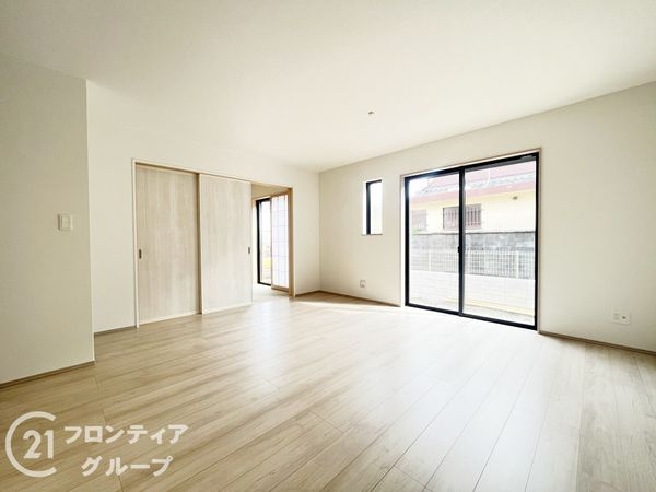 八幡市八幡長田　新築一戸建て　2号棟
