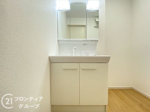 向日市鶏冠井町沢ノ東　新築一戸建て