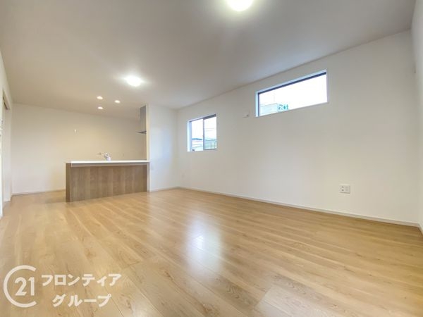 向日市鶏冠井町沢ノ東　新築一戸建て
