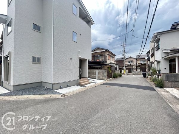 京都市伏見区醍醐外山街道町 新築一戸建て(前面道路含む現地写真)