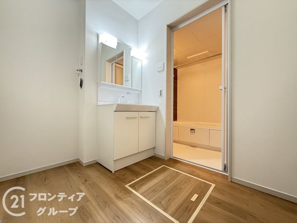 京都市伏見区醍醐外山街道町 新築一戸建て(洗面台・洗面所)