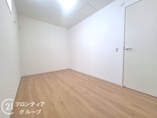 京都市山科区西野大鳥井町 新築一戸建て 2期 全1区画(寝室)