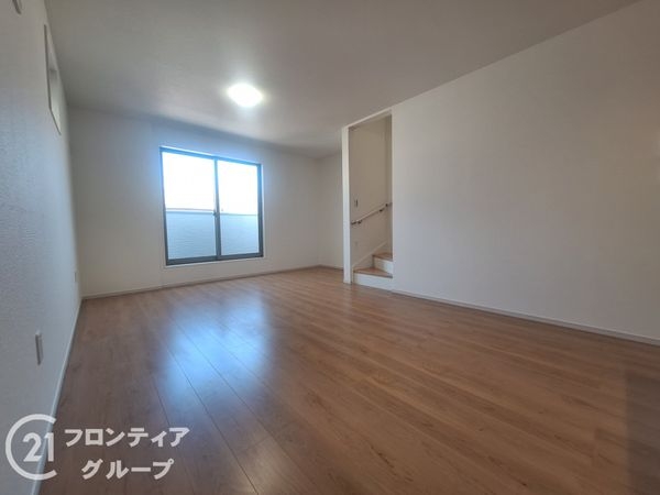 京都市山科区西野大鳥井町 新築一戸建て 2期 全1区画(リビング)