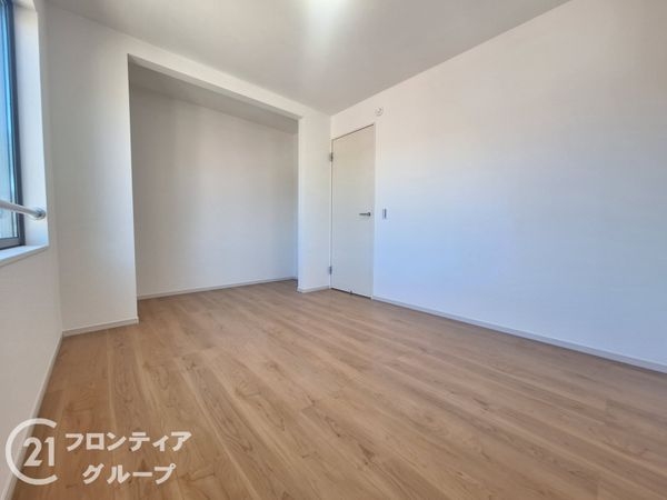 京都市山科区西野大鳥井町 新築一戸建て 2期 全1区画(寝室)