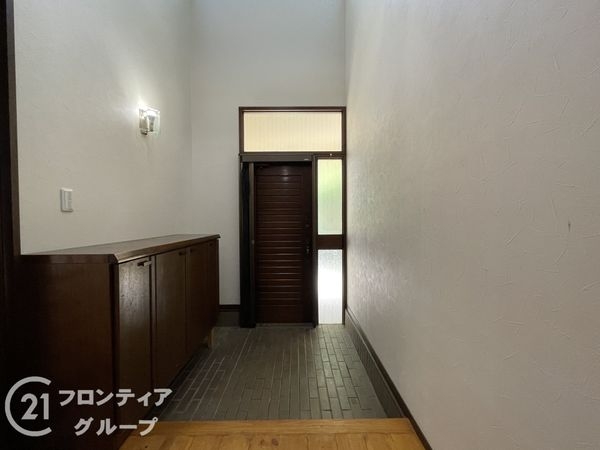 京田辺市大住責谷の中古一戸建て(玄関)