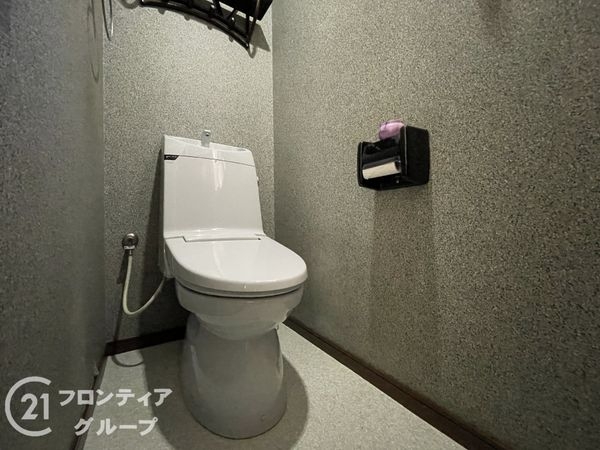 京田辺市大住責谷の中古一戸建て(トイレ)