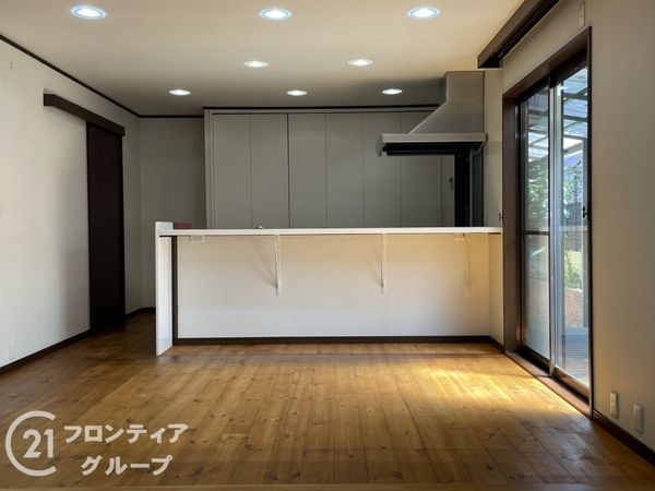 京田辺市大住責谷の中古一戸建て(リビング)