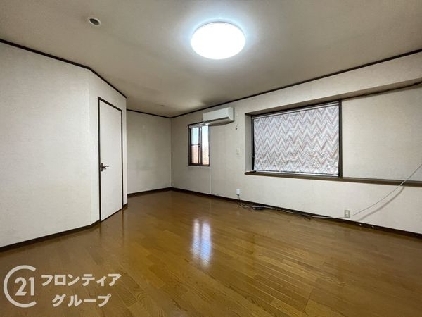 京田辺市大住責谷の中古一戸建て(寝室)