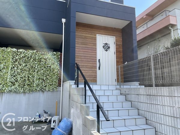 宇治市南陵町３丁目の中古一戸建て
