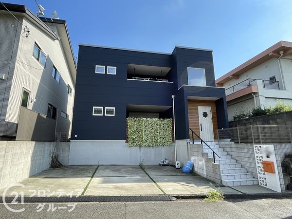宇治市南陵町３丁目の中古一戸建て