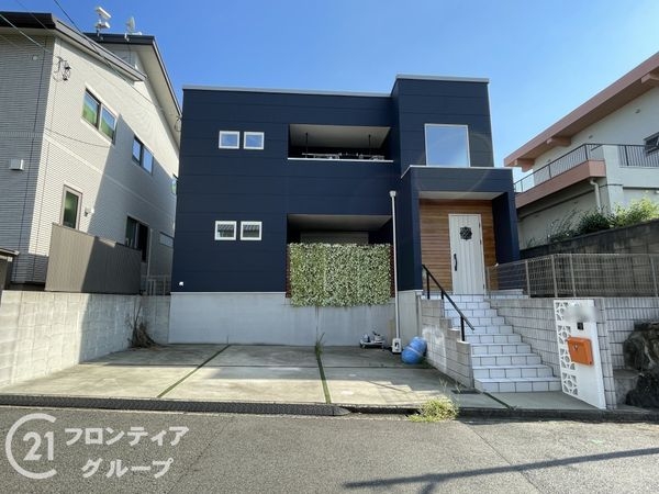 宇治市南陵町３丁目の中古一戸建て