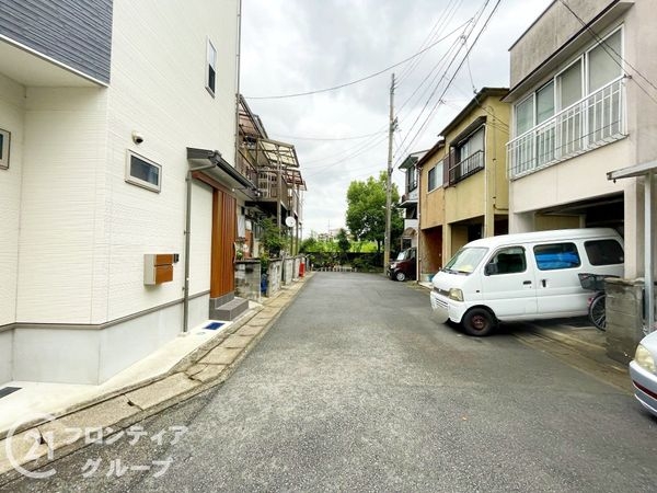 京都市伏見区納所中河原の中古一戸建て(前面道路含む現地写真)