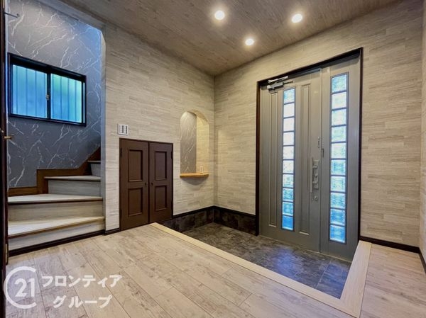 宇治市広野町宮谷の中古一戸建て(玄関)