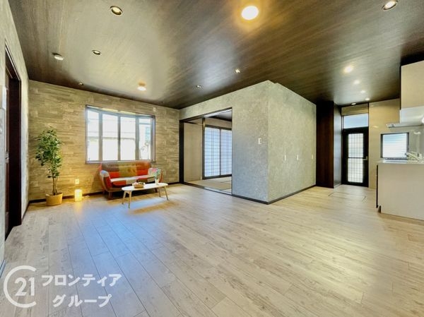 宇治市広野町宮谷の中古一戸建て(リビング)