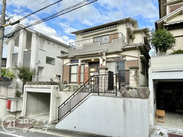 八幡市八幡安居塚　中古一戸建て