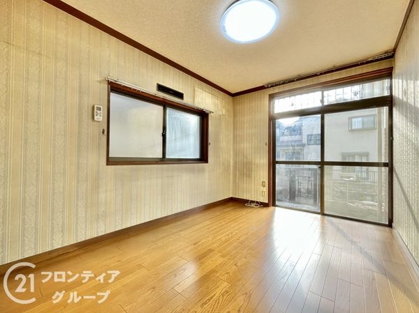 八幡市八幡安居塚の中古一戸建て