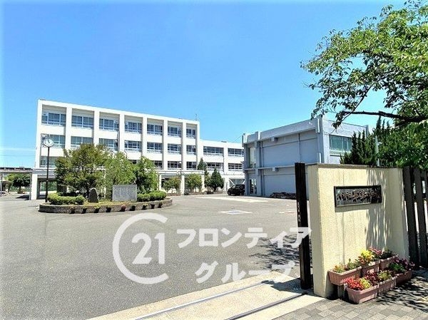 八幡市男山松里の中古一戸建て(八幡市立男山第二中学校)