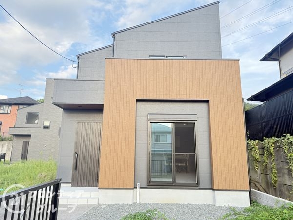 宇治市羽戸山１丁目新築一戸建て