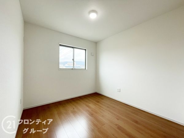長岡京市滝ノ町１丁目　新築一戸建て　３期　２号棟