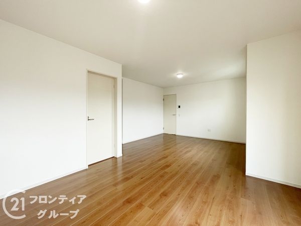 長岡京市滝ノ町１丁目　新築一戸建て　３期　２号棟