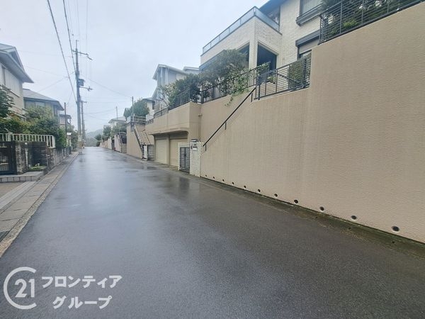 宇治市平尾台３丁目の中古一戸建て